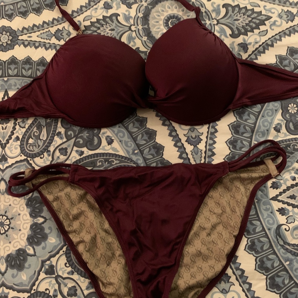 Victoria Secrets Sexy 34DD/large Bikini